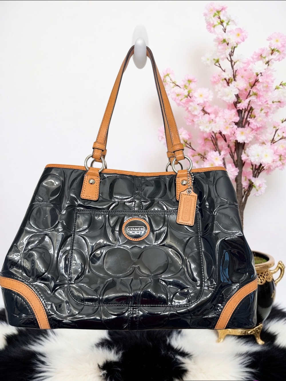Y2K COACH PEYTON EMBOSSED PATENT FRAMED SHOPPER